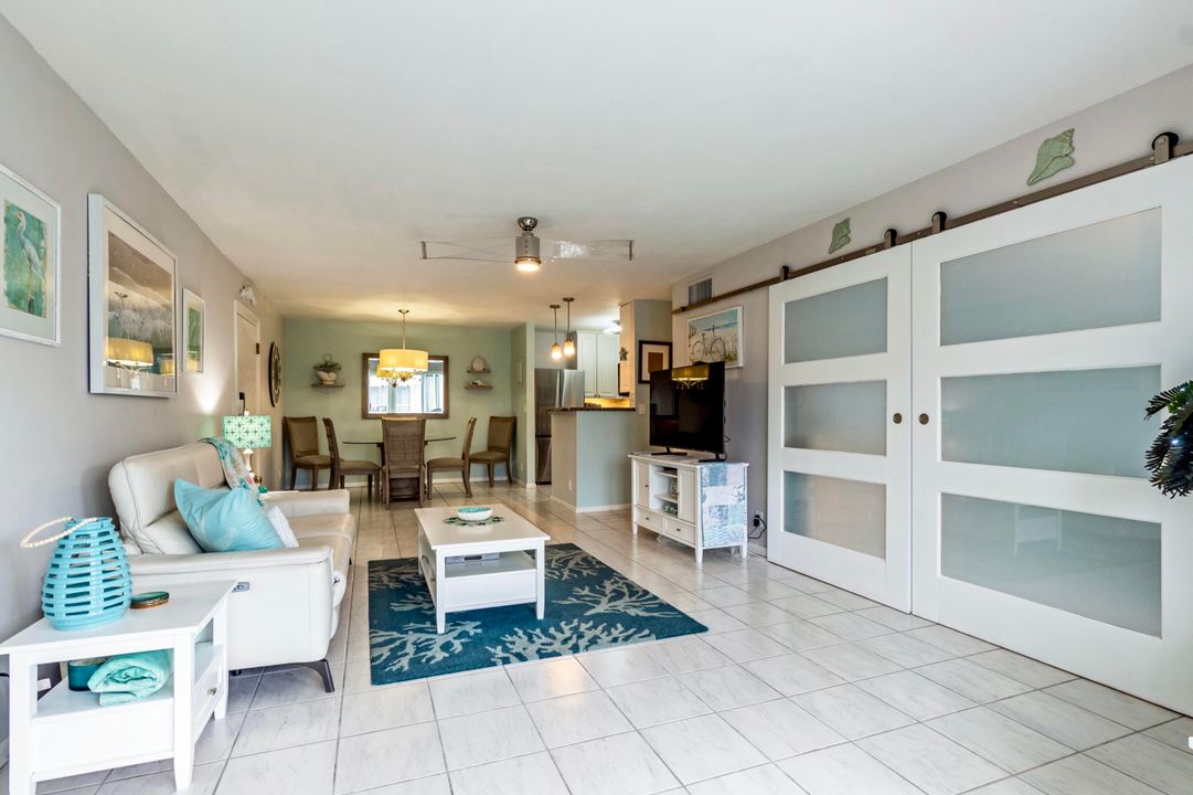 For Sale: $443,000 (2 beds, 2 baths, 1260 Square Feet)