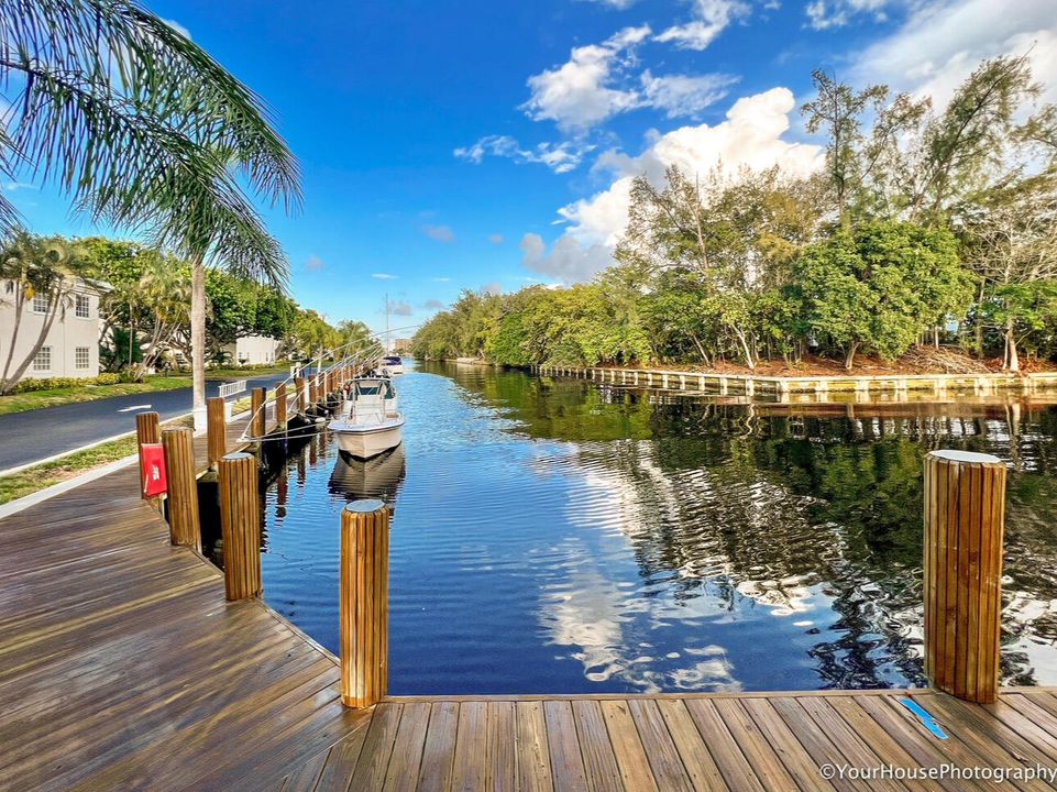 For Sale: $443,000 (2 beds, 2 baths, 1260 Square Feet)