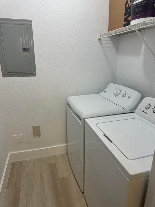 For Rent: $2,700 (2 beds, 2 baths, 1079 Square Feet)