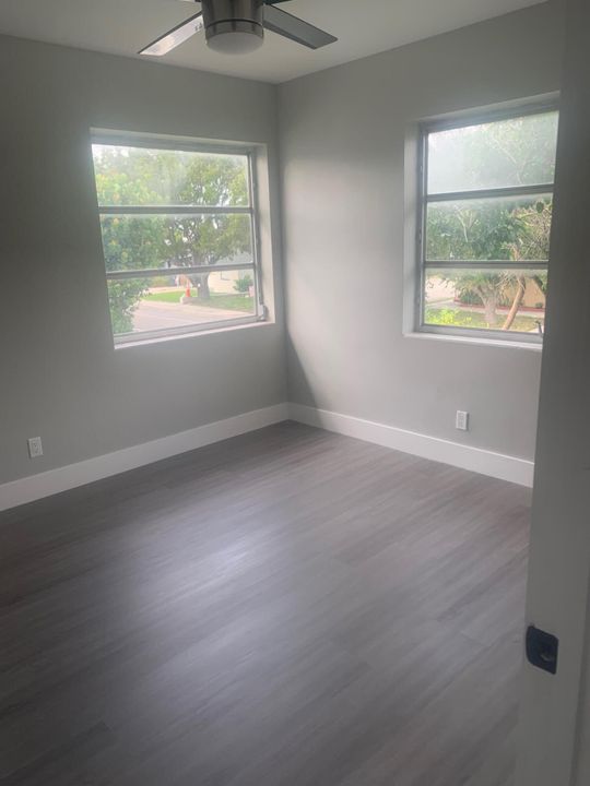 For Rent: $2,150 (2 beds, 1 baths, 875 Square Feet)