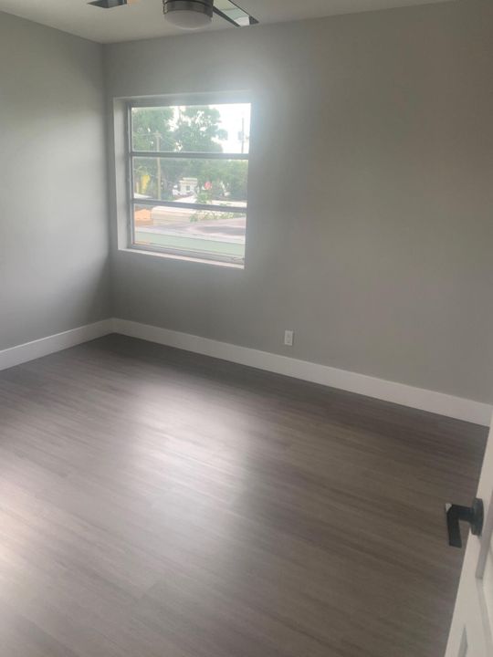 For Rent: $2,150 (2 beds, 1 baths, 875 Square Feet)