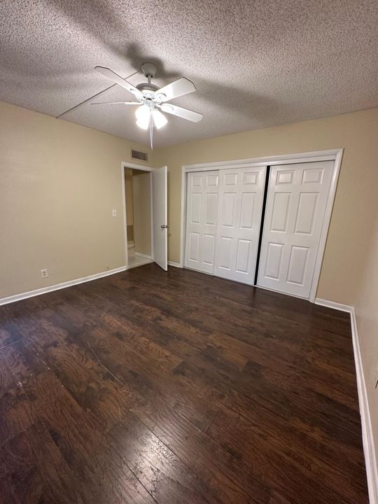 For Rent: $2,600 (3 beds, 2 baths, 1286 Square Feet)