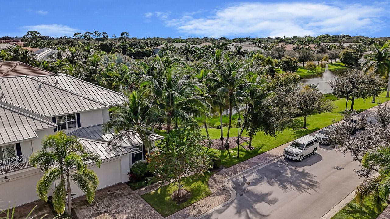 For Sale: $899,000 (3 beds, 2 baths, 2467 Square Feet)