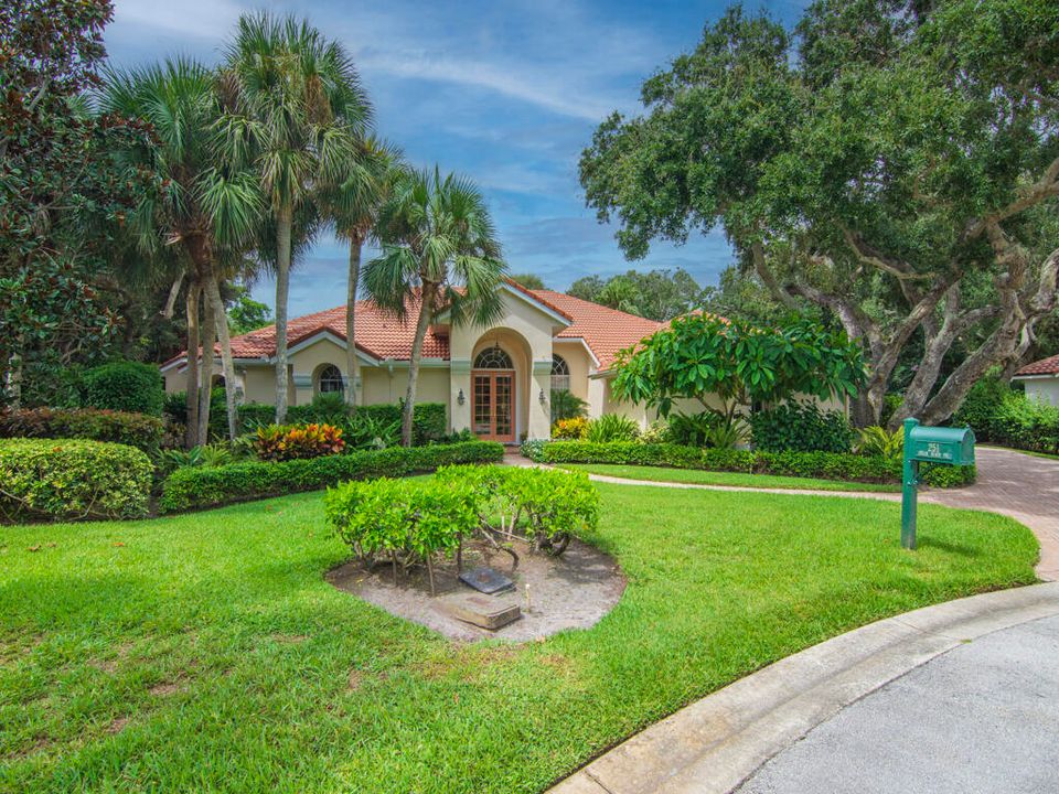 For Sale: $1,600,000 (4 beds, 3 baths, 3026 Square Feet)