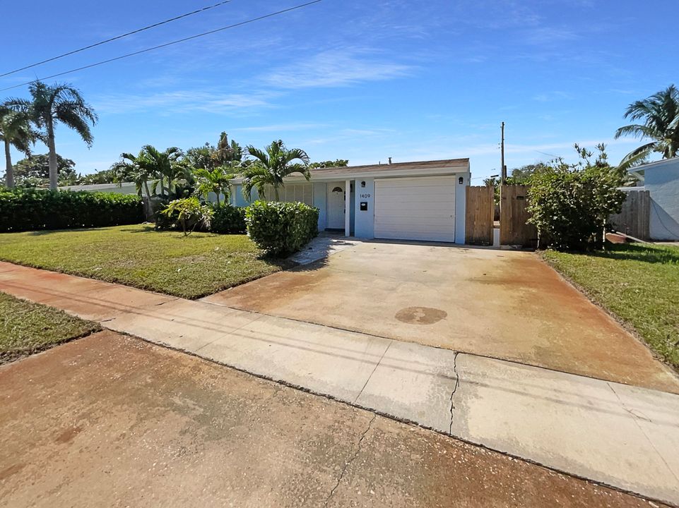 For Sale: $470,000 (3 beds, 1 baths, 1075 Square Feet)