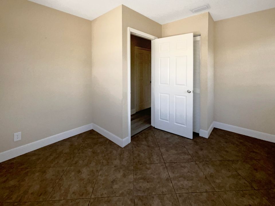 For Sale: $470,000 (3 beds, 1 baths, 1075 Square Feet)