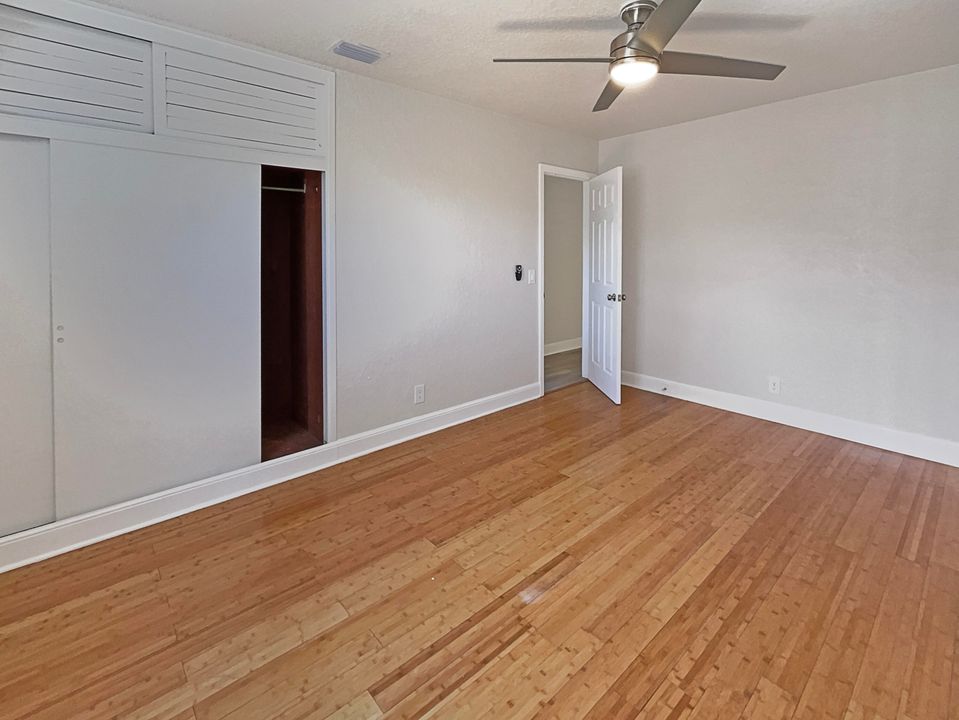 For Sale: $470,000 (3 beds, 1 baths, 1075 Square Feet)