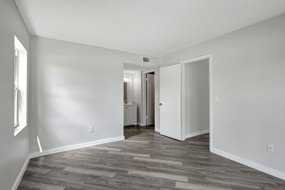 For Sale: $249,000 (2 beds, 2 baths, 1200 Square Feet)