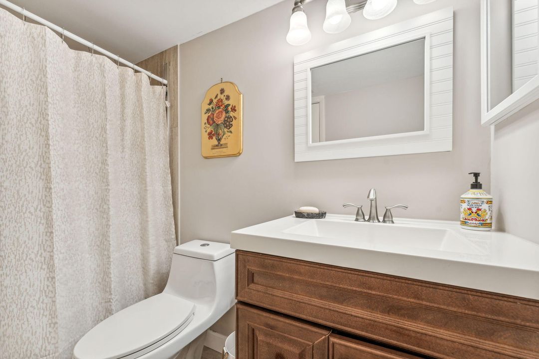 For Sale: $280,000 (2 beds, 2 baths, 1150 Square Feet)