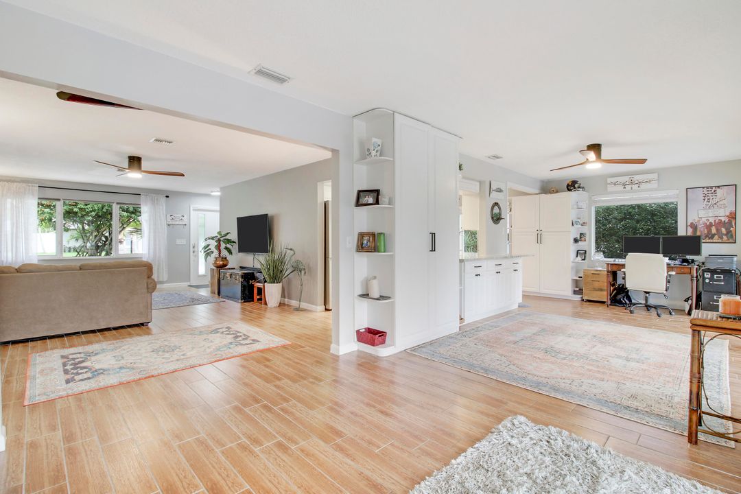 For Sale: $649,000 (2 beds, 2 baths, 1719 Square Feet)