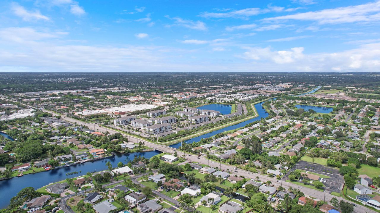 For Sale: $649,000 (2 beds, 2 baths, 1719 Square Feet)