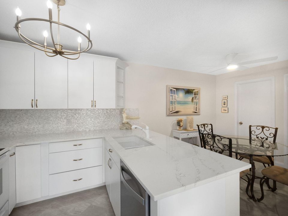 For Sale: $505,000 (2 beds, 2 baths, 1188 Square Feet)