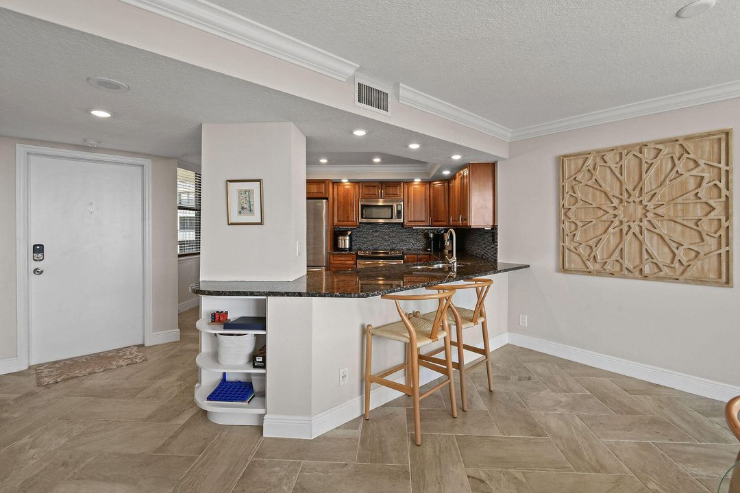 For Sale: $675,000 (2 beds, 2 baths, 1437 Square Feet)