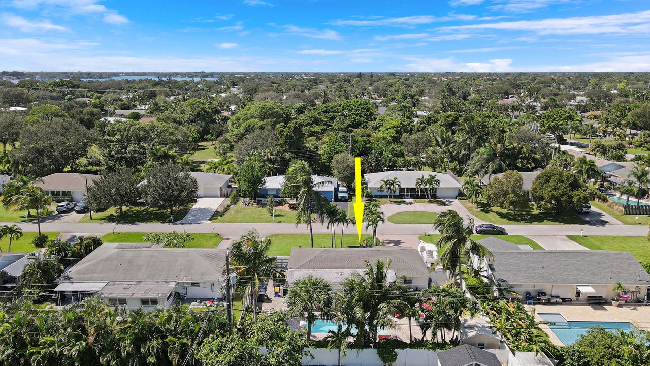 For Sale: $655,000 (2 beds, 2 baths, 1168 Square Feet)