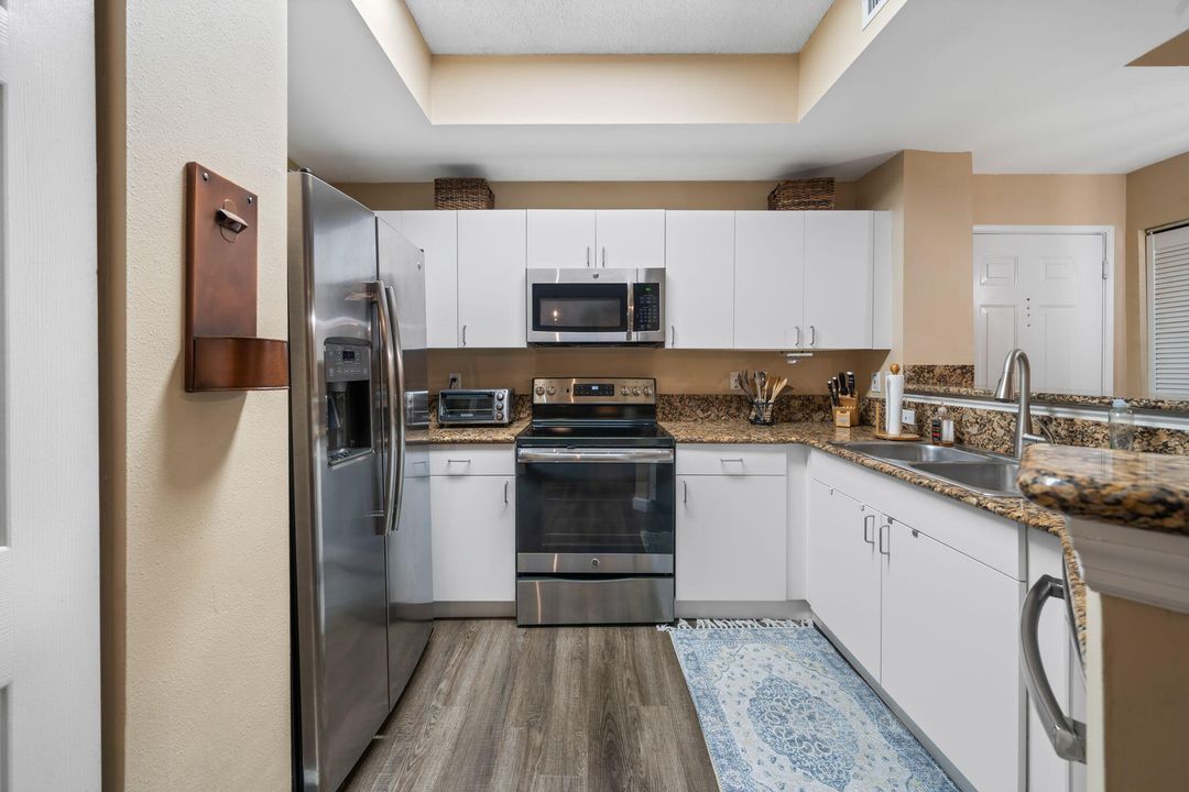 For Sale: $479,900 (2 beds, 2 baths, 1140 Square Feet)