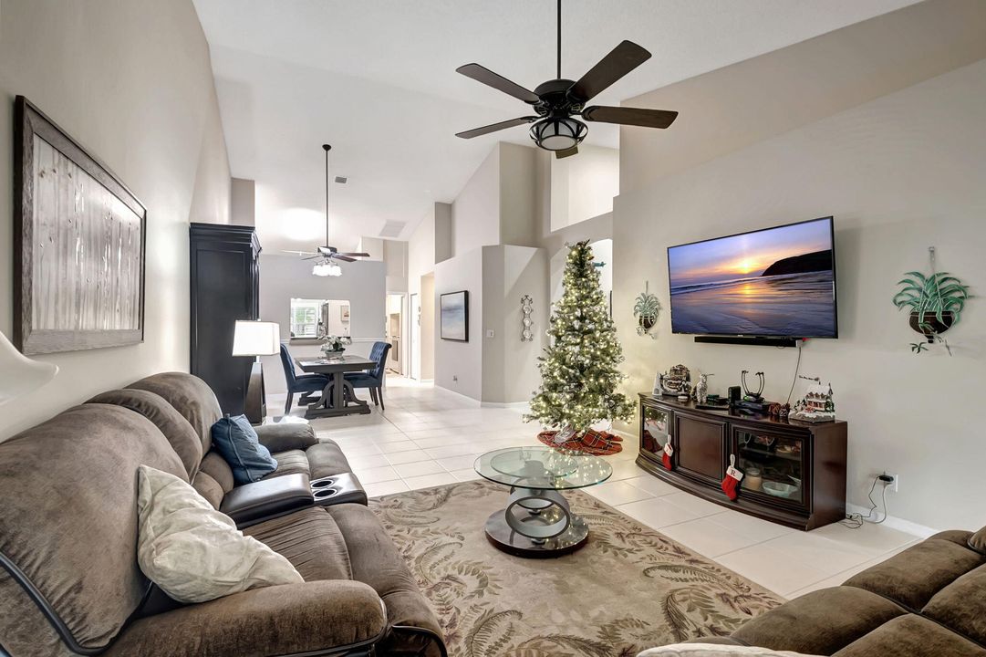 For Sale: $485,000 (3 beds, 2 baths, 1645 Square Feet)