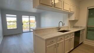 For Rent: $2,295 (2 beds, 2 baths, 770 Square Feet)