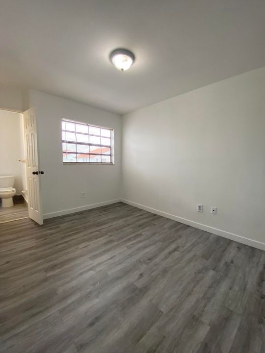 For Rent: $2,600 (2 beds, 2 baths, 1034 Square Feet)