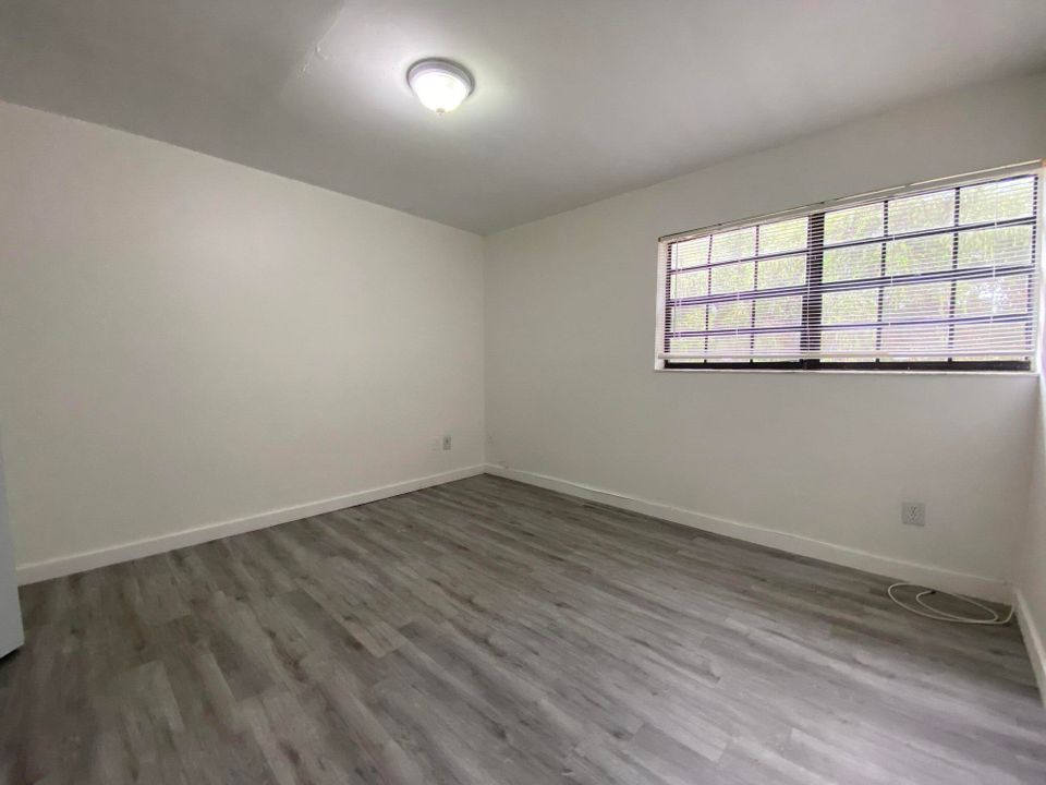 For Rent: $2,600 (2 beds, 2 baths, 1034 Square Feet)