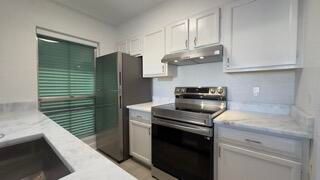 For Rent: $2,295 (2 beds, 2 baths, 770 Square Feet)