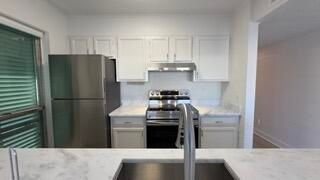 For Rent: $2,295 (2 beds, 2 baths, 770 Square Feet)