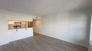 For Rent: $2,295 (2 beds, 2 baths, 770 Square Feet)