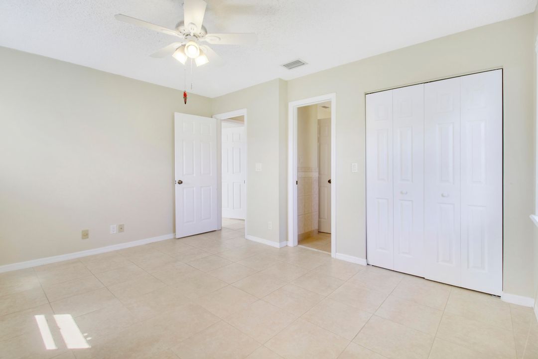 For Sale: $319,000 (2 beds, 2 baths, 1038 Square Feet)