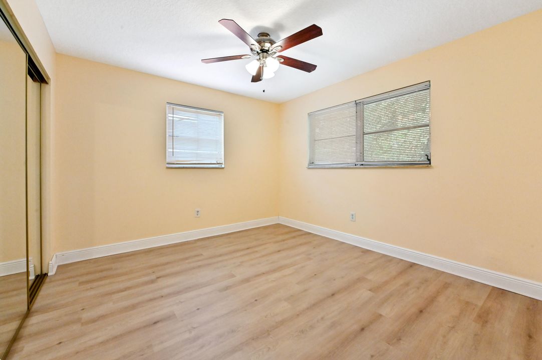 For Sale: $349,900 (2 beds, 1 baths, 825 Square Feet)