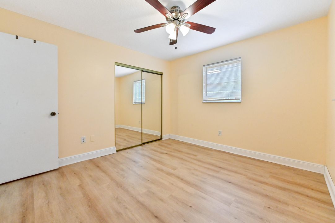 For Sale: $349,900 (2 beds, 1 baths, 825 Square Feet)