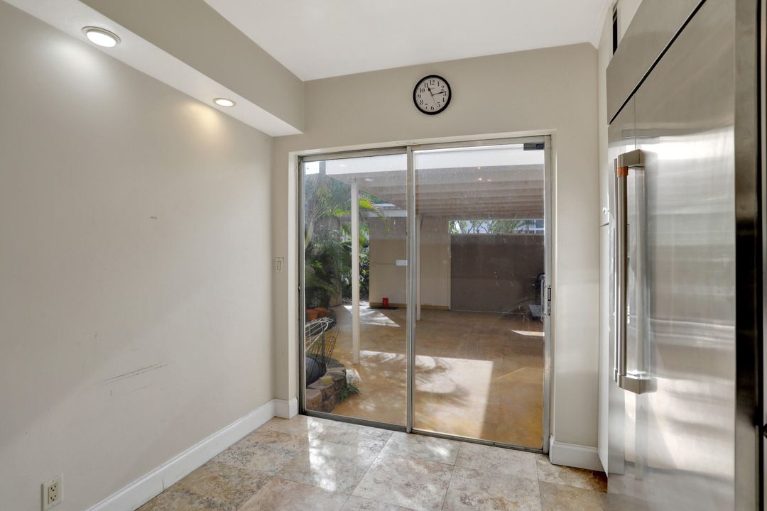 For Sale: $410,000 (2 beds, 2 baths, 1316 Square Feet)