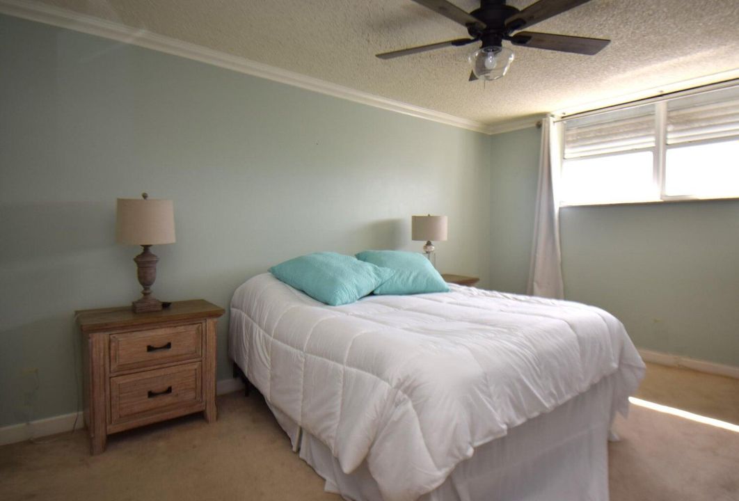 For Rent: $2,750 (2 beds, 2 baths, 990 Square Feet)