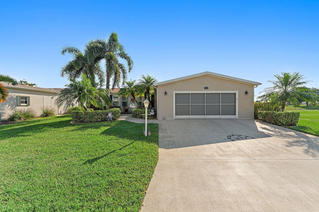 For Sale: $279,900 (3 beds, 2 baths, 1954 Square Feet)