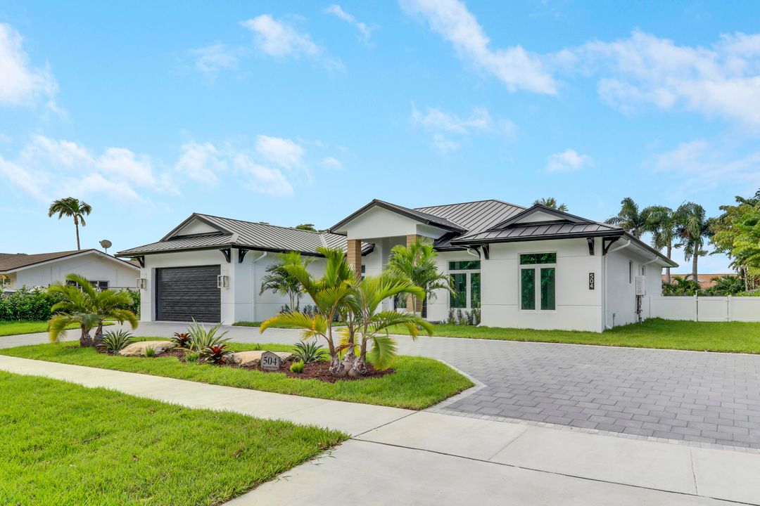 For Sale: $3,950,000 (4 beds, 3 baths, 2889 Square Feet)