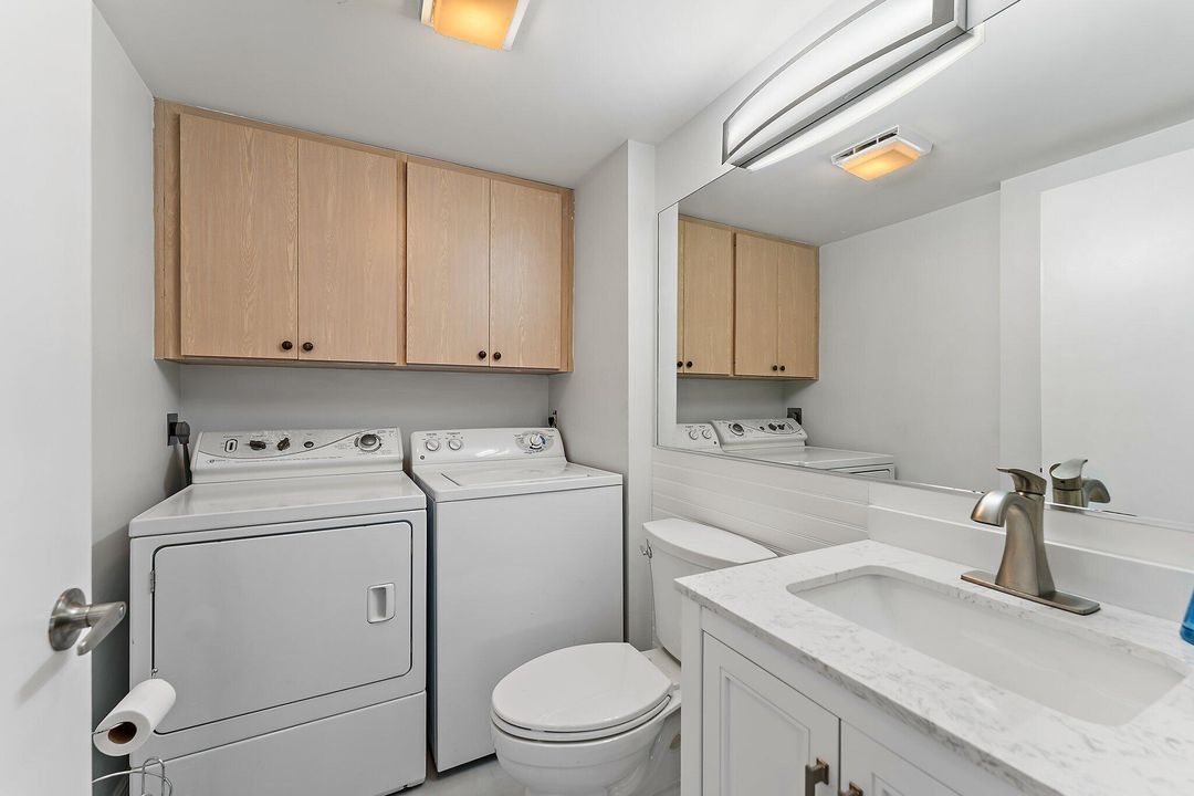 For Sale: $335,000 (2 beds, 2 baths, 1374 Square Feet)