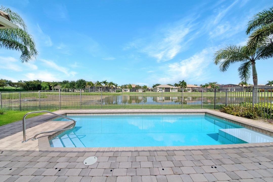 For Sale: $1,000,000 (3 beds, 2 baths, 2736 Square Feet)