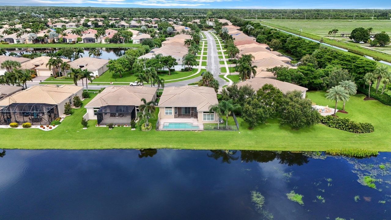 For Sale: $1,000,000 (3 beds, 2 baths, 2736 Square Feet)