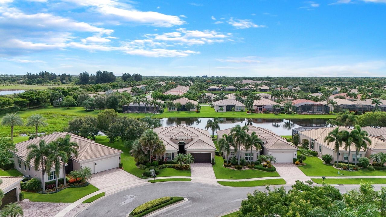 For Sale: $1,000,000 (3 beds, 2 baths, 2736 Square Feet)