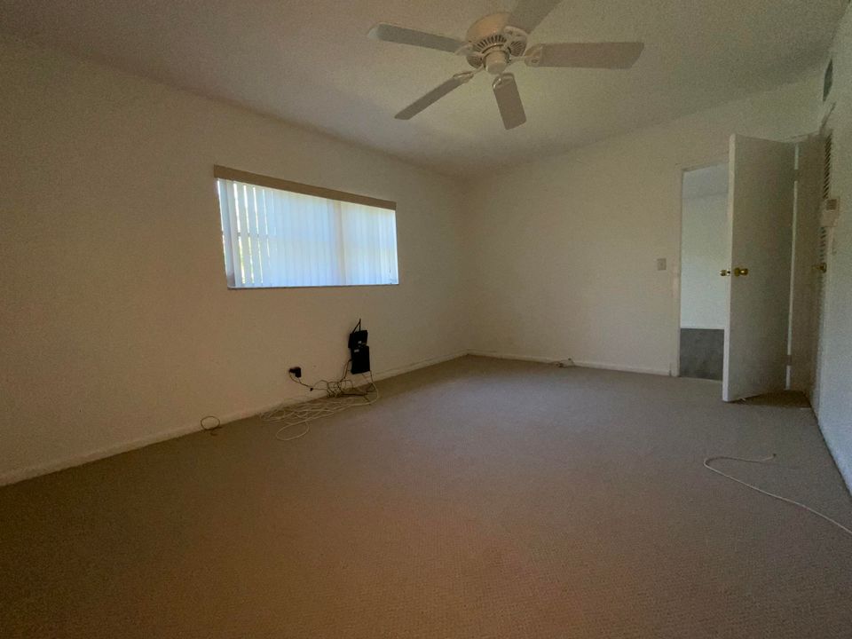 For Sale: $149,000 (2 beds, 2 baths, 925 Square Feet)