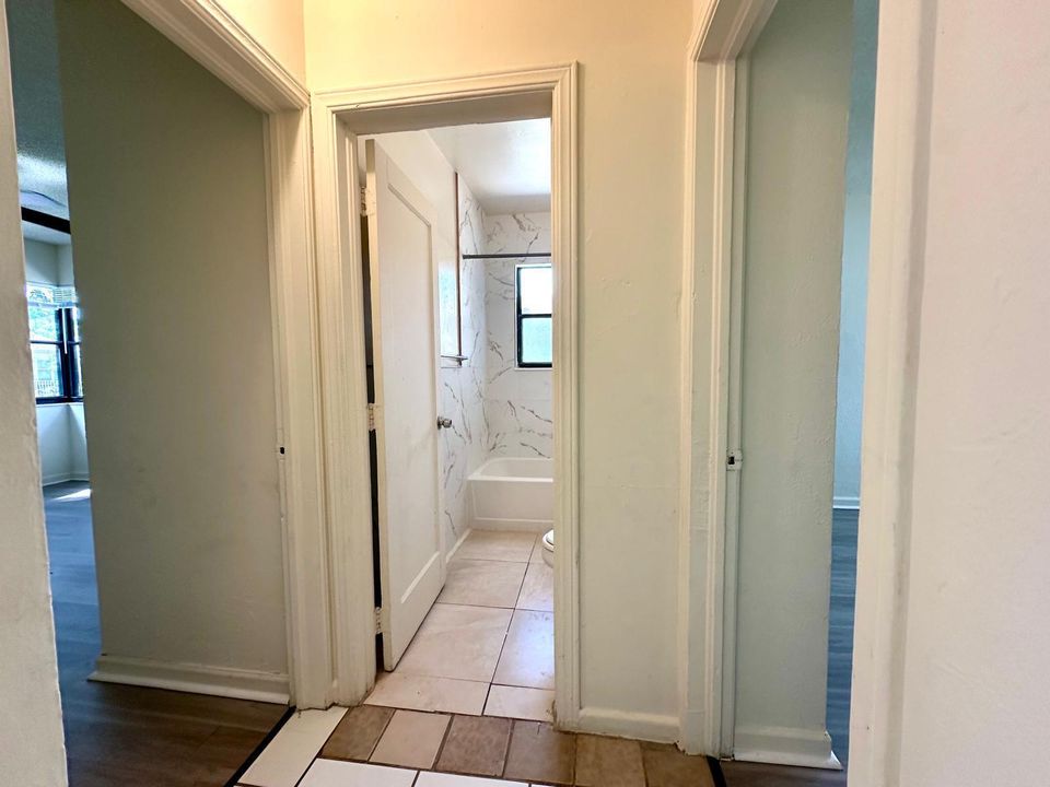 For Rent: $2,100 (2 beds, 1 baths, 903 Square Feet)