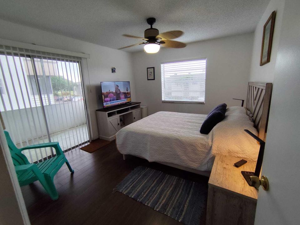 For Rent: $2,750 (2 beds, 2 baths, 910 Square Feet)