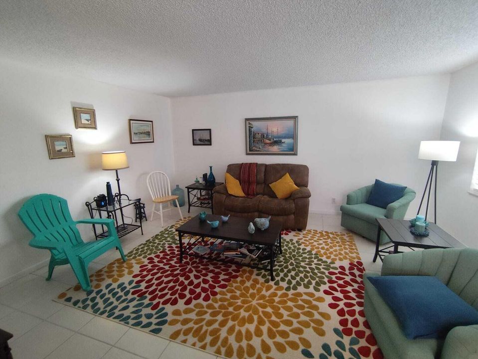 For Rent: $2,750 (2 beds, 2 baths, 910 Square Feet)