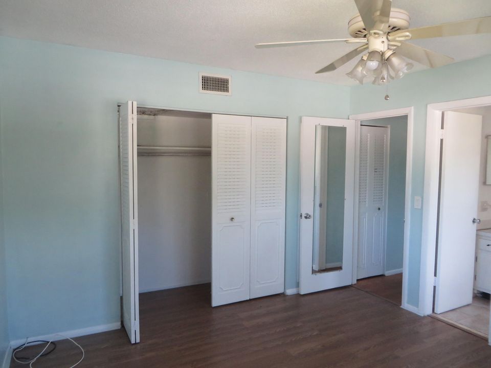 For Sale: $136,000 (2 beds, 2 baths, 861 Square Feet)