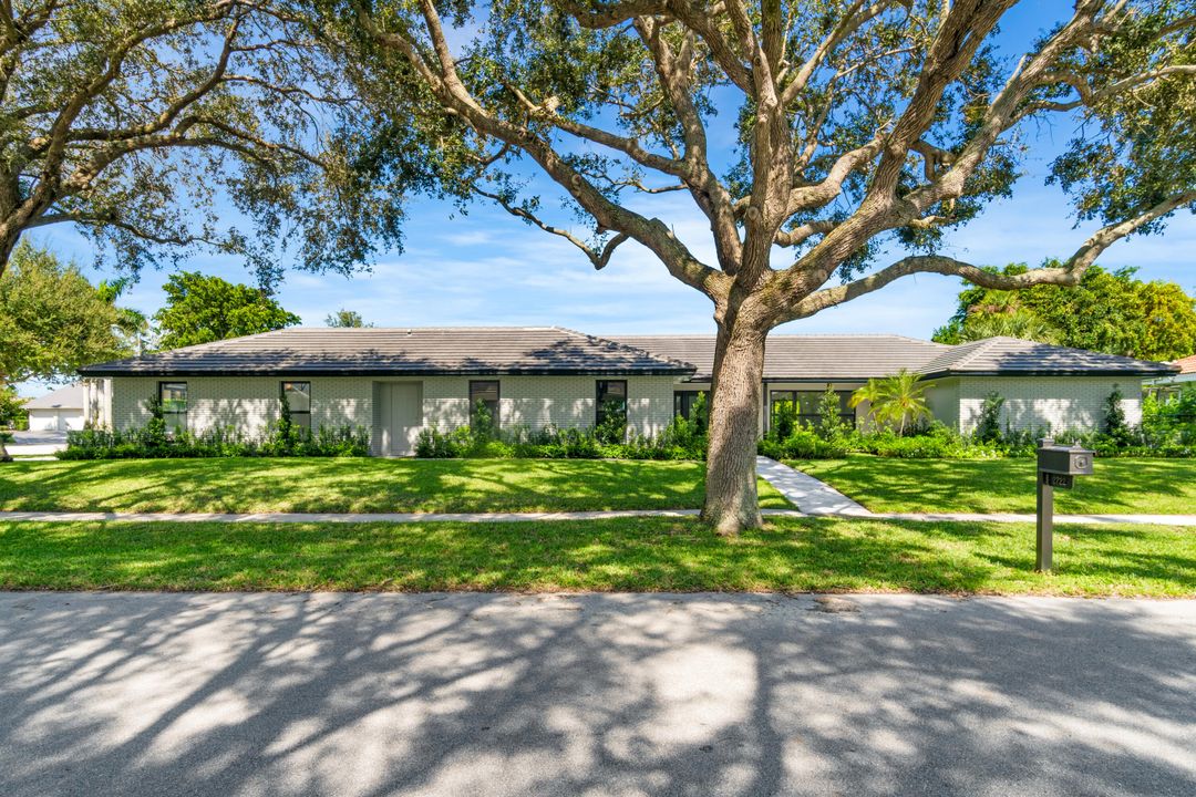 For Sale: $1,495,000 (4 beds, 3 baths, 2621 Square Feet)