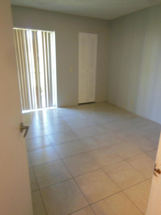 For Rent: $2,000 (2 beds, 2 baths, 921 Square Feet)