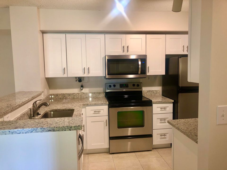 For Rent: $2,600 (3 beds, 2 baths, 1227 Square Feet)