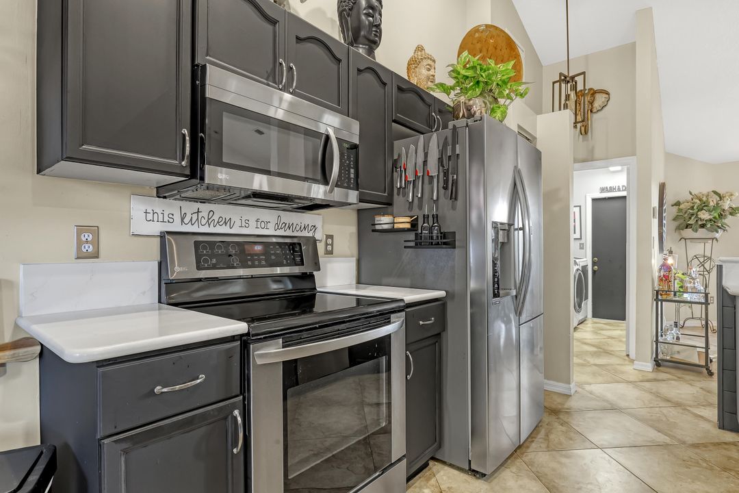 For Sale: $559,999 (3 beds, 2 baths, 1583 Square Feet)