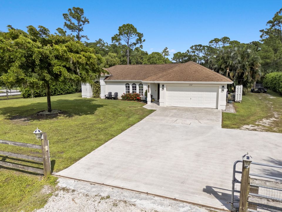 For Sale: $649,000 (3 beds, 2 baths, 1542 Square Feet)