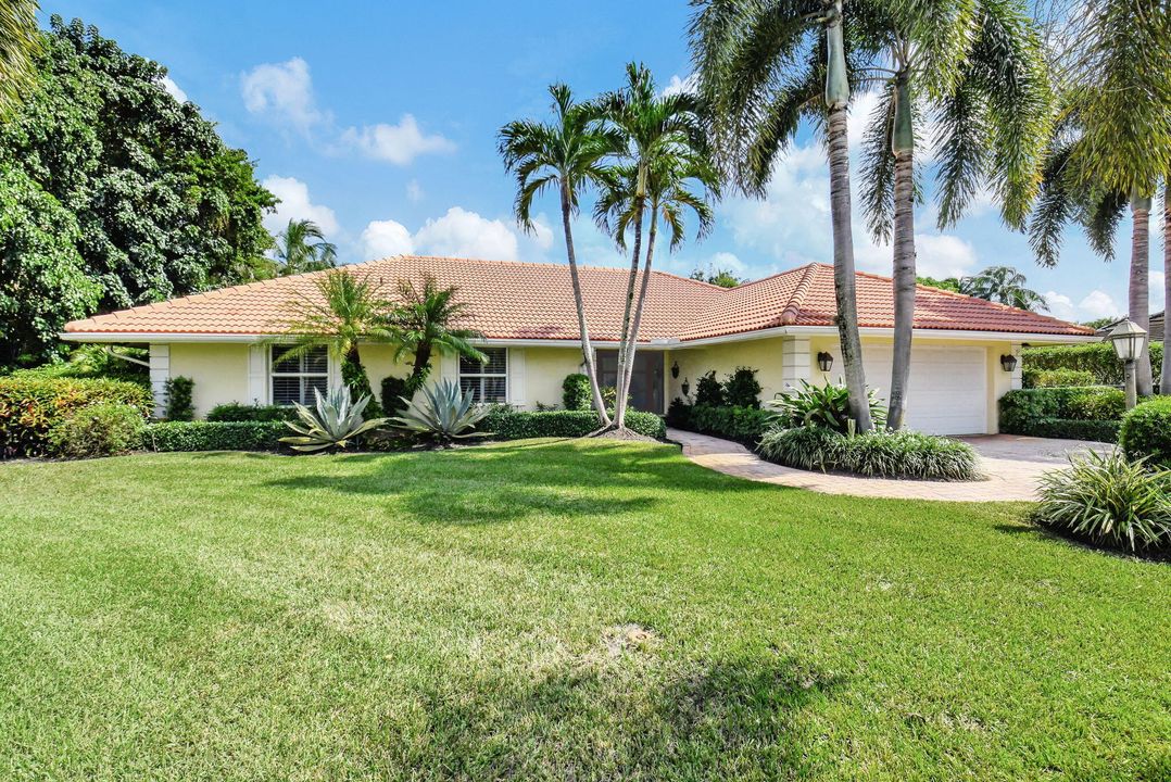 For Sale: $1,750,000 (3 beds, 2 baths, 2893 Square Feet)