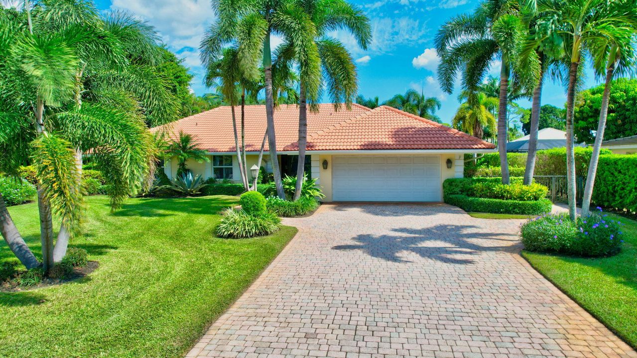 For Sale: $1,750,000 (3 beds, 2 baths, 2893 Square Feet)