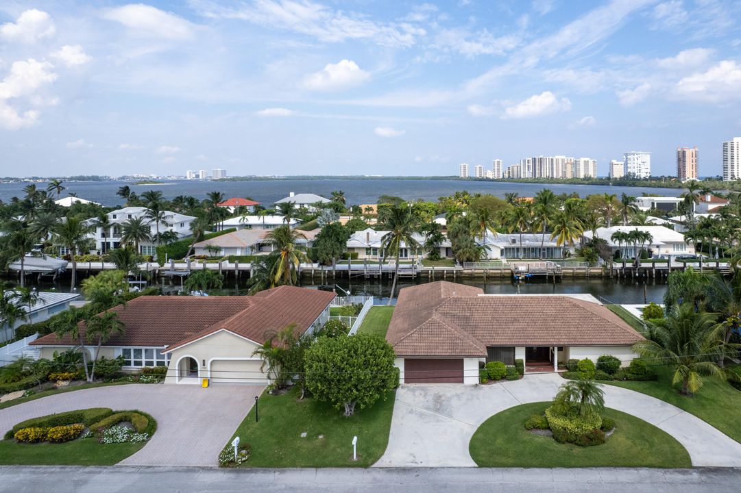 For Sale: $3,000,000 (4 beds, 4 baths, 2849 Square Feet)